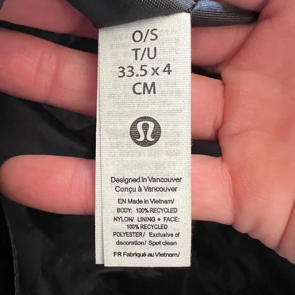 Lululemon slouchy sling bag 10L - Picture 4 of 4